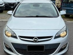 Grigio Usata 2013 Opel Astra Cosmo Station wagon | 3900 € (Buon prezzo)
