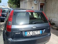 Blu Usata 2002 Ford Fiesta Tre volumi | 800 €