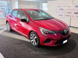 Rosso passion metallizzato Usata 2023 Renault Clio V Equilibre Tre volumi | 12.900 € (Ottimo prezzo)