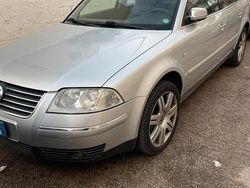 Grigio Usata 2001 VW Passat Tre volumi | 1000 € (Buon prezzo)