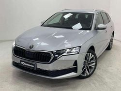 Argento Nuova 2025 Skoda Octavia Style Station wagon | 33.900 € (Buon prezzo)