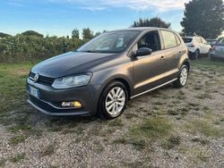Grigio Usata 2015 VW Polo Tre volumi | 8900 € (Buon prezzo)