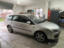 Grigio Usata 2006 Ford Focus Station wagon | 1000 €