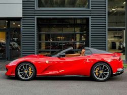 Rosso corsa Usata 2021 Ferrari 812 Cabrio | 490.000 € (Molto cara)