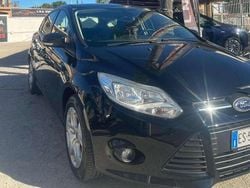 Blu/azzurro Usata 2014 Ford Focus Individual Tre volumi | 5750 € (Super prezzo)