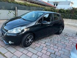 Nero Usata 2012 Peugeot 208 Due volumi | 3800 € (Buon prezzo)