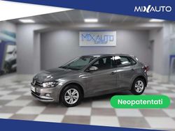 Grigio Usata 2018 VW Polo Comfortline Tre volumi | 10.900 € (Buon prezzo)