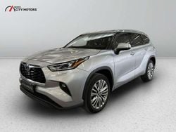 Argento Usata 2022 Toyota Highlander Lounge SUV | 40.900 €