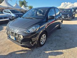 Grigio Usata 2022 Hyundai i10 Due volumi | 10.190 € (Buon prezzo)
