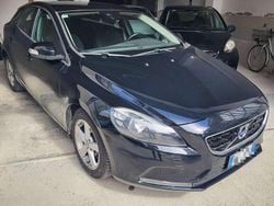Nero Usata 2014 Volvo V40 Momentum Tre volumi | 5800 € (Buon prezzo)