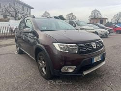 Marrone Usata 2017 Dacia Sandero Stepway Tre volumi | 9900 € (Buon prezzo)