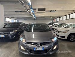Grigio Usata 2012 Hyundai i30 Tre volumi | 5000 € (Cara)