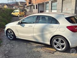 Bianco Usata 2015 Mercedes A180 Tre volumi | 14.000 € (Buon prezzo)