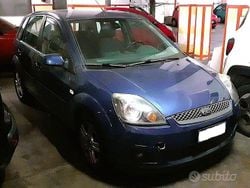 Blu Usata 2008 Ford Fiesta Titanium Due volumi | 2500 € (Buon prezzo)