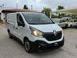 Bianco metallizzato Usata 2018 Renault Trafic Furgone | 9500 € (Ottimo prezzo)