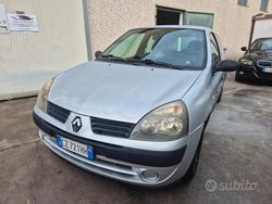 Grigio Usata 2006 Renault Clio II Tre volumi | 500 € (Super prezzo)
