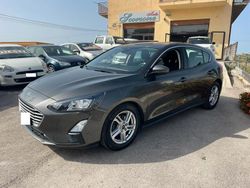 Grigio Usata 2020 Ford Focus Business Edition Tre volumi | 12.500 € (Cara)