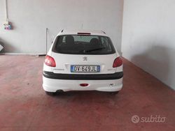 Bianco Usata 2009 Peugeot 206 Tre volumi | 1200 € (Super prezzo)
