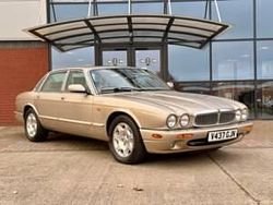 Oro Usata 1999 Jaguar XJ8 Sovereign Tre volumi | 13.172 € (Buon prezzo)