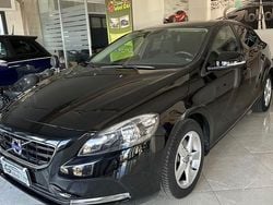 Nero Usata 2016 Volvo V40 Tre volumi | 6900 € (Buon prezzo)