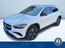 Blu metallizzato Usata 2024 Mercedes GLA200 Advanced SUV | 46.400 € (Molto cara)