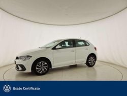 Pure white Usata 2022 VW Polo Life Tre volumi | 15.700 € (Buon prezzo)