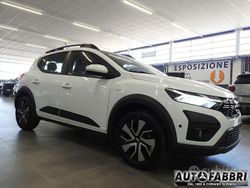 Bianco Nuova 2025 Dacia Sandero Expression Tre volumi | 18.200 € (Buon prezzo)