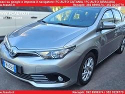 Grigio Usata 2016 Toyota Auris Hybrid Active Tre volumi | 10.500 € (Ottimo prezzo)