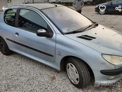 Grigio Usata 2001 Peugeot 206 Due volumi | 500 €