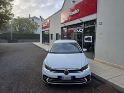 Bianco Usata 2023 VW Polo Style Tre volumi | 18.890 € (Buon prezzo)
