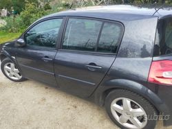 Grigio Usata 2007 Renault Mégane II Tre volumi | 3000 € (Molto cara)