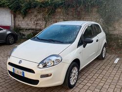 Bianco Usata 2012 Fiat Grande Punto Due volumi | 5500 € (Molto cara)