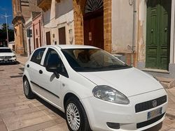 Bianco Usata 2009 Fiat Grande Punto Due volumi | 2500 € (Ottimo prezzo)