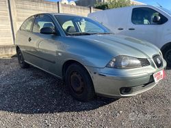 Grigio Usata 2002 Seat Ibiza Tre volumi | 900 € (Super prezzo)
