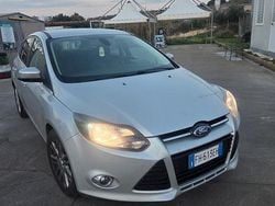 Grigio Usata 2013 Ford Focus Tre volumi | 7200 € (Cara)