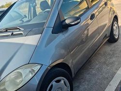 Grigio Usata 2005 Mercedes A160 Tre volumi | 2800 €