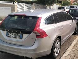Argento Usata 2016 Volvo V60 Momentum Station wagon | 11.000 € (Buon prezzo)