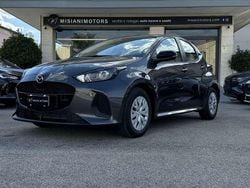 Grigio Nuova 2025 Mazda 2 Tre volumi | 19.300 € (Ottimo prezzo)