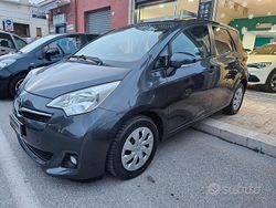 Grigio Usata 2011 Toyota Verso-S Active Monovolume | 4900 € (Buon prezzo)