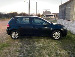 Nero Usata 2010 VW Golf VI Highline Tre volumi | 6499 € (Molto cara)