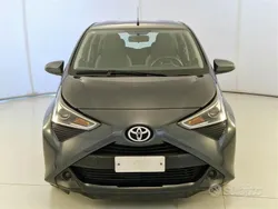 Grigio Usata 2019 Toyota Aygo Business Edition Due volumi | 12.466 € (Buon prezzo)