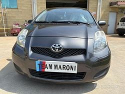 Grigio Usata 2011 Toyota Yaris Due volumi | 5500 € (Buon prezzo)