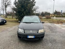 Nero Usata 2009 Fiat Punto Tre volumi | 2000 €
