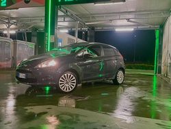 Usata 2011 Ford Fiesta Due volumi | 4000 € (Buon prezzo)