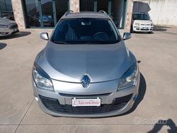 Grigio Usata 2010 Renault Mégane Tre volumi | 5000 € (Molto cara)