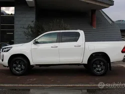 Nero pastello Nuova 2024 Toyota HiLux Comfort Pick-up | 37.900 € (Buon prezzo)