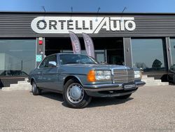 Usata 1977 Mercedes 230 | 16.600 €