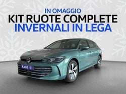 Verde Usata 2024 VW Passat Business Station wagon | 33.800 € (Super prezzo)