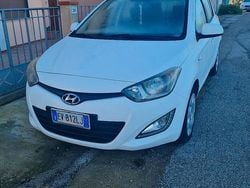 Bianco Usata 2012 Hyundai i20 Tre volumi | 7500 € (Molto cara)
