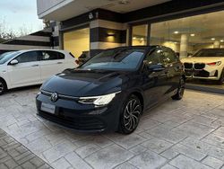 Grigio Usata 2020 VW Golf VIII Style Tre volumi | 20.500 € (Buon prezzo)